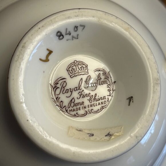 Vibrant Red Royal Grafton Tea Cup & Saucer - Picture 5 of 6